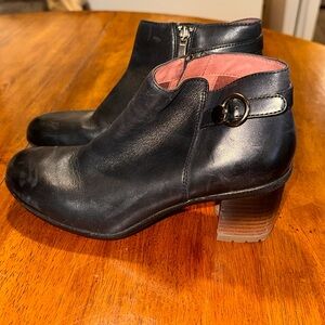 Dansco Women's Black Leather Ankle Boots with Low Block Heel